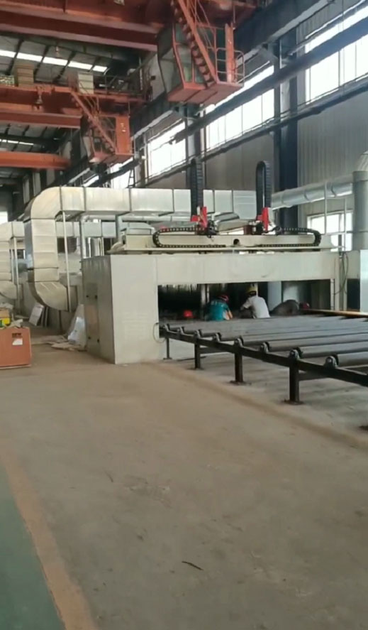 鋼板預(yù)處理線、噴漆、烘干安裝現(xiàn)場圖